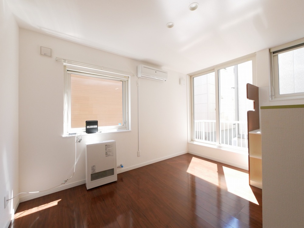 眺望　大きな窓があり明るいお部屋です♪