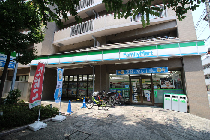 コンビニ　ファミリーマート　西五反田四丁目店（コンビニ）まで255m