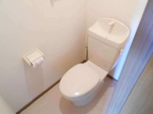 トイレ　トイレもきれいです
