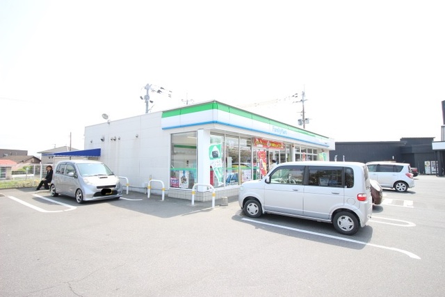 コンビニ　ファミリーマート鳥栖轟木町店（コンビニ）まで700m