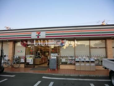 コンビニ　セブンイレブン 大和柳橋1丁目店（コンビニ）まで711m