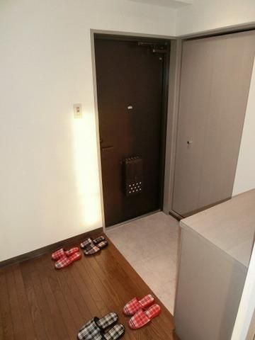 玄関　大きな収納付き玄関