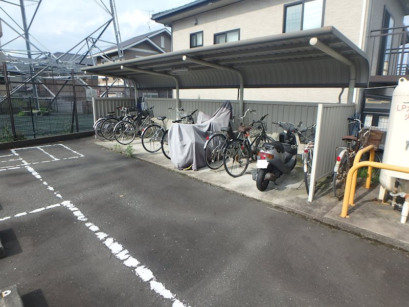 その他設備　屋根付き駐輪場