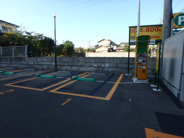 駐車場　敷地内にコインパーキングがあります☆来客時の駐車などに気軽に