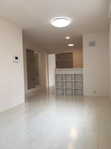 居室・リビング　内装は同建物の参考写真です。