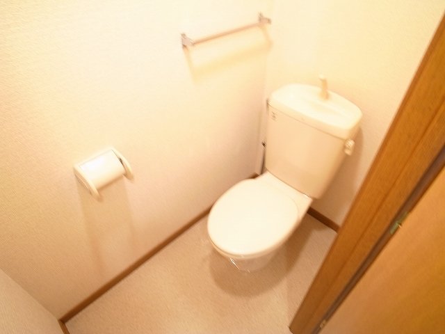 トイレ　シンプルで使いやすいトイレです