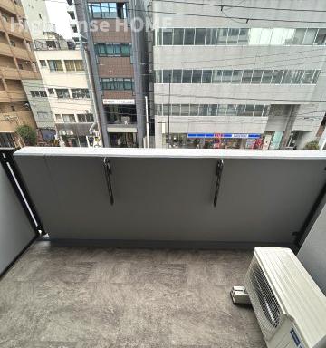 バルコニー　バルコニーからの眺めを楽しみながら食事をしませんか