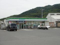 コンビニ　ファミリーマート倉敷南広江店（コンビニ）まで321m