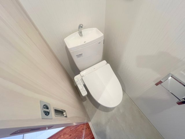 トイレ　綺麗なトイレにはウォシュレット標準装備です。
