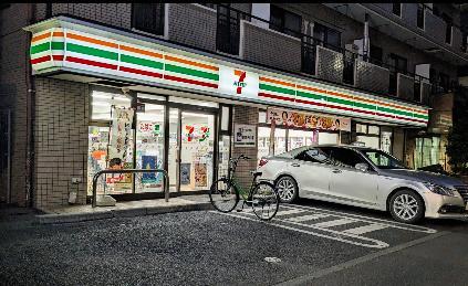 コンビニ　セブン-イレブン 足立中川４丁目店（コンビニ）まで200m