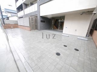 駐車場　敷地内駐車場。空き要確認。