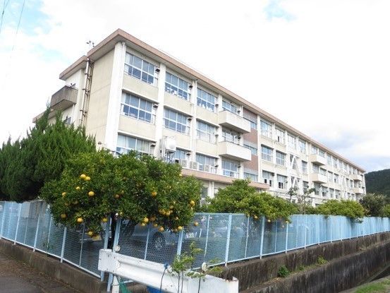 小学校　岐阜市立岩野田北小学校（小学校）まで150m