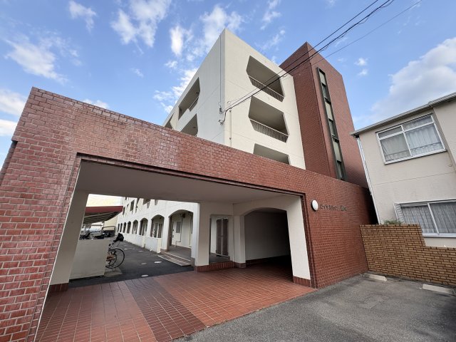 建物外観　長岡天神駅徒歩5分。JR長岡京駅も徒歩圏内で2駅利用可能な好