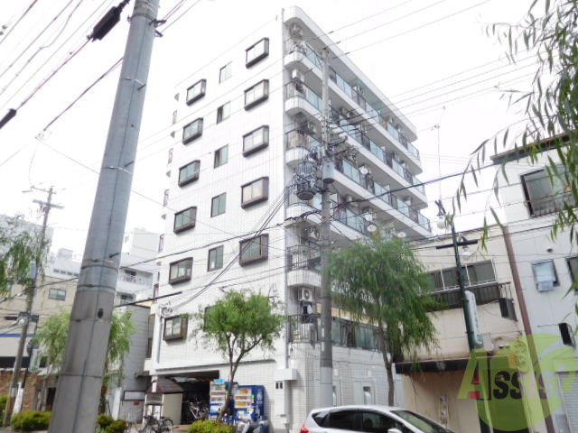 建物外観　エレベーター付きのおっきいマンションです