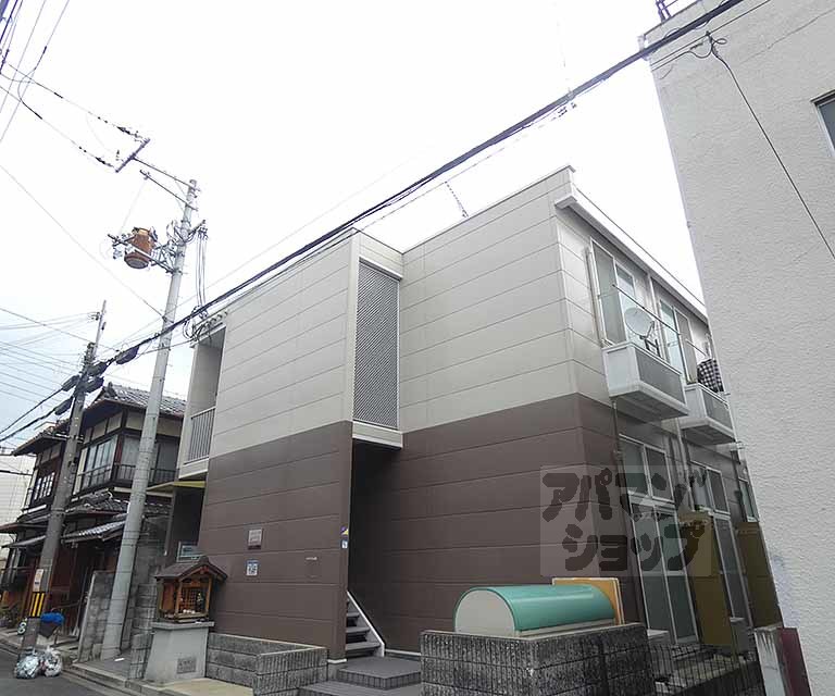 レオパレス御所西の外観写真