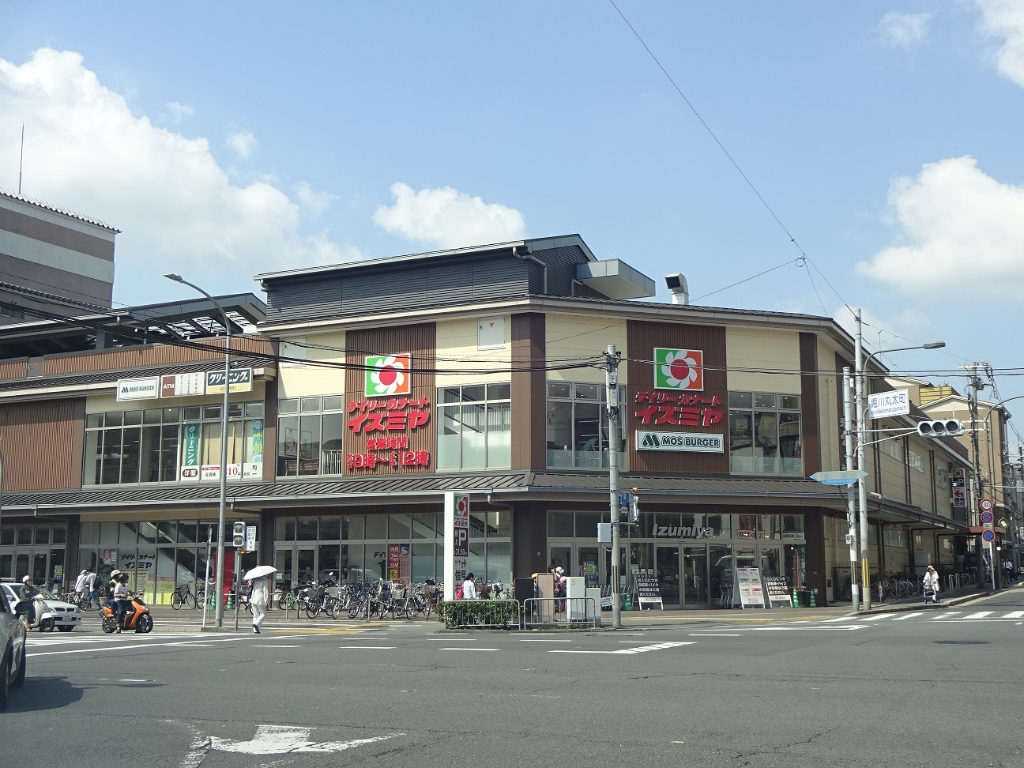 ショッピングセンター　イズミヤ 堀川丸太町店（ショッピングセンター）まで156m