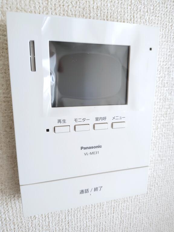 セキュリティ　TVドアホン　急な来客でも室内から顔が確認できると安心です。