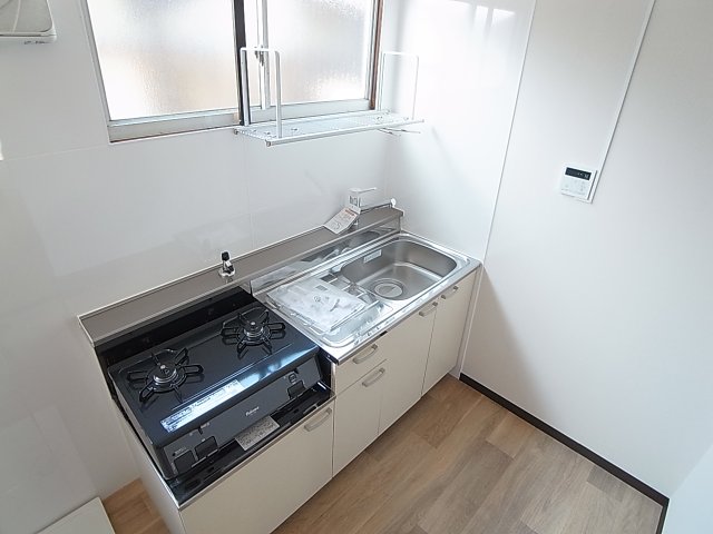 苅藻通4丁目連棟平屋のキッチン写真