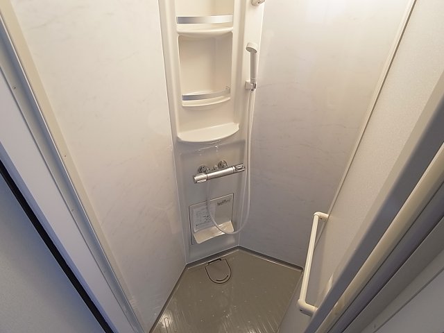 苅藻通4丁目連棟平屋の風呂写真