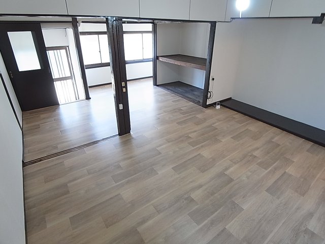 苅藻通4丁目連棟平屋の居間写真
