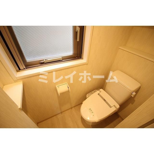トイレ　同建物内、別のお部屋の参考写真になります。