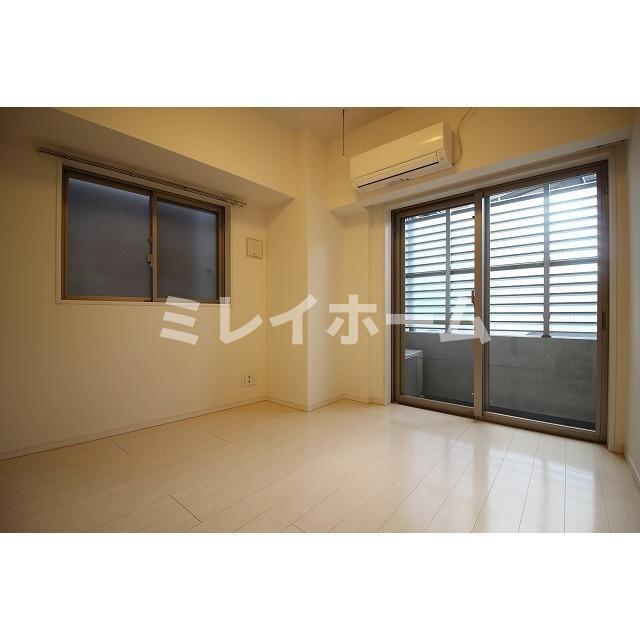 居室・リビング　同建物内、別のお部屋の参考写真になります。