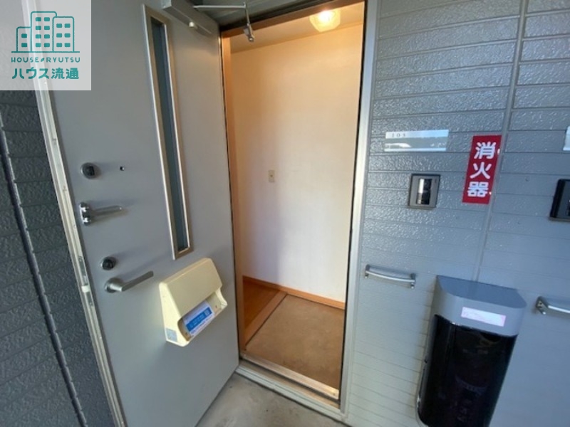 イーストレイクサイド A棟の玄関写真