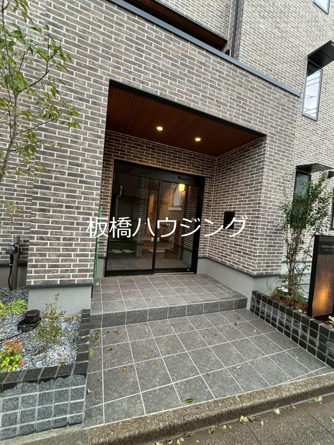 central crestの外観写真