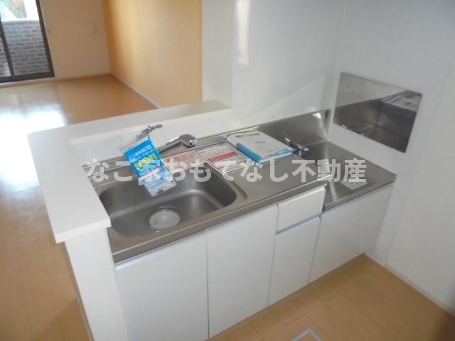 名鉄犬山線 下小田井駅 徒歩6分 2階建 築14年のキッチン写真