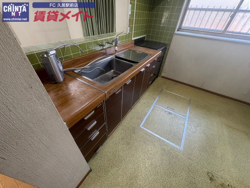 S様垂水貸家のキッチン写真