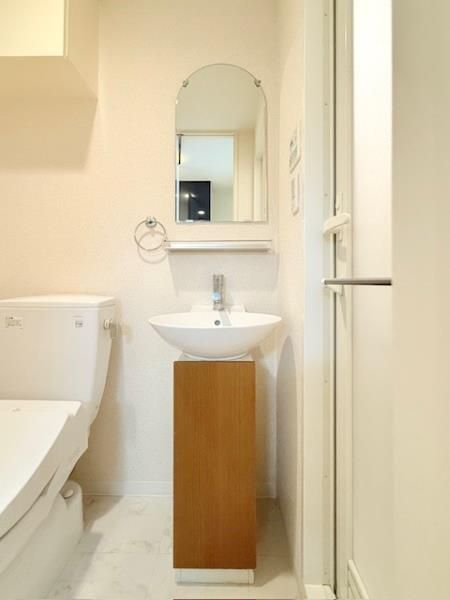洗面設備　写真は同タイプ住居です。