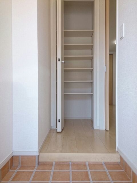 ブルーエ Tの玄関写真