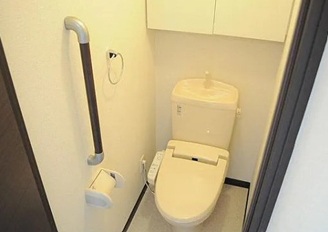 小田急線 東北沢駅 徒歩7分 2階建 築16年のトイレ写真
