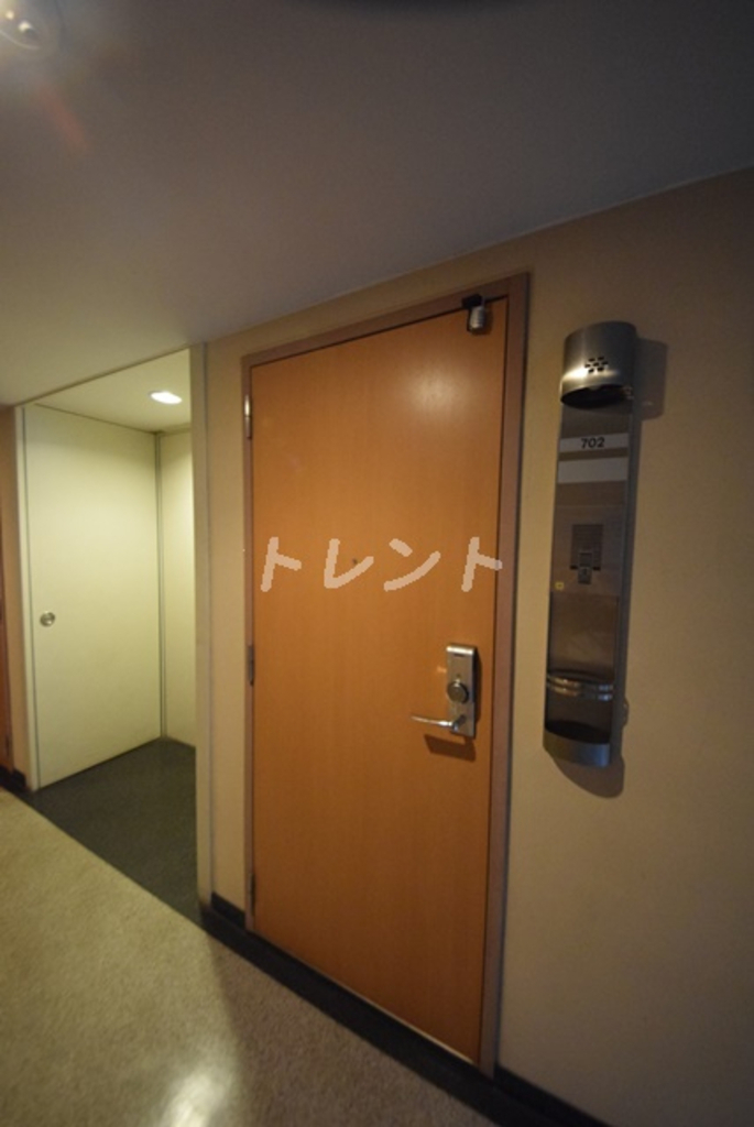レジディア上野池之端の玄関写真