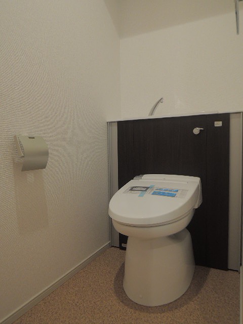 トイレ　温水洗浄便座付き　別号室参考写真