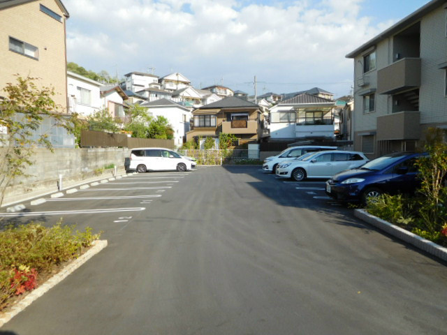 駐車場　月額10，800円