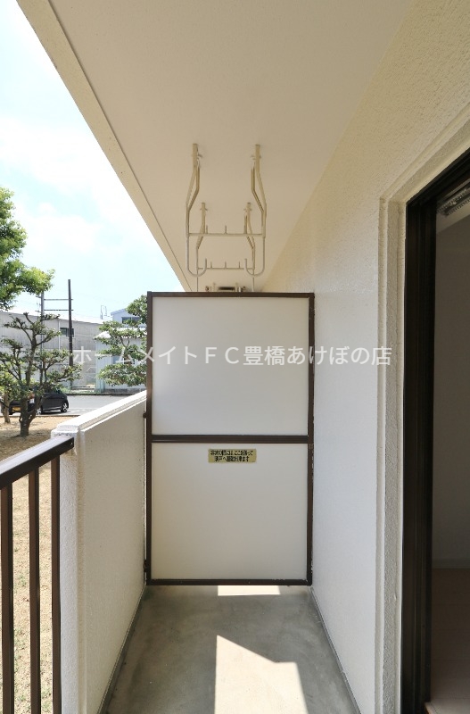 バルコニー　同型別部屋写真（反転）