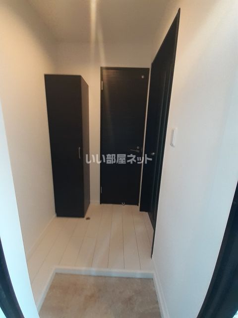 RegalestーS Fluery旧RS庚午2の玄関写真