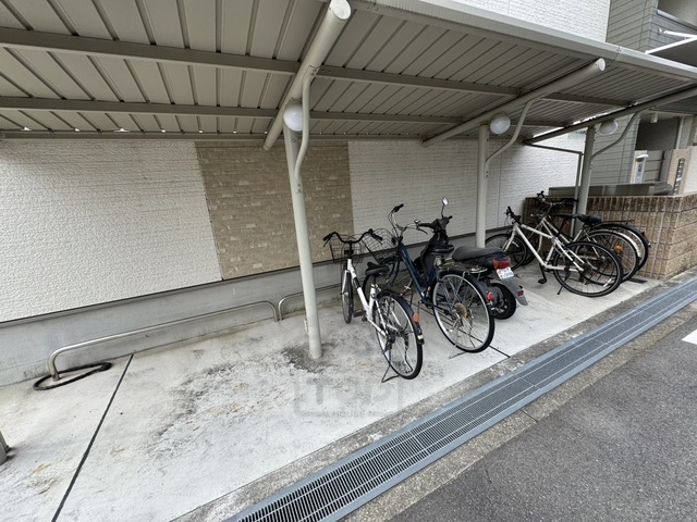 阪急宝塚線 岡町駅 徒歩7分 3階建 築9年の外観写真