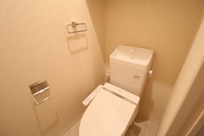 トイレ　温水洗浄暖房便座