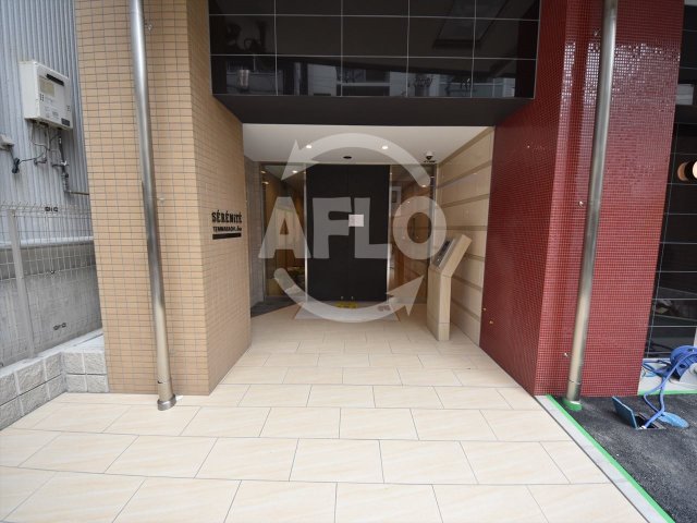 エントランス　セレニテ天満橋アリア　エントランス