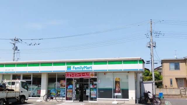コンビニ　ファミリーマート 越谷七左町二丁目店（コンビニ）まで366m
