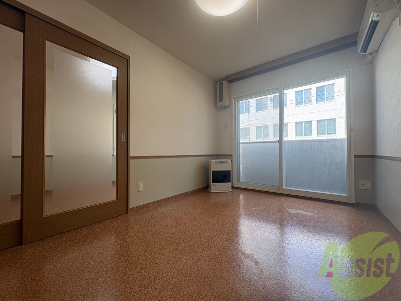 居室・リビング　広くてキレイなお部屋が広がっていて、充実した生活が送れそう。