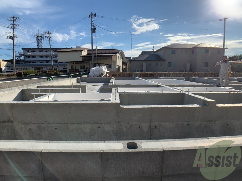 玄関　物件はこちらに建設予定となっております。