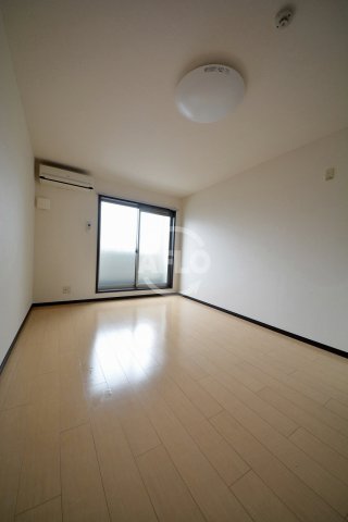 居室・リビング　フジパレス谷町Ａ棟　開放的な室内