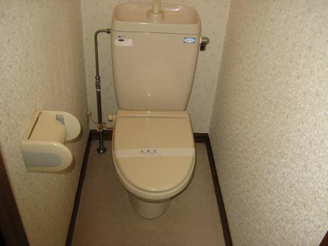 京王井の頭線 永福町駅 徒歩5分 2階建 築44年のトイレ写真