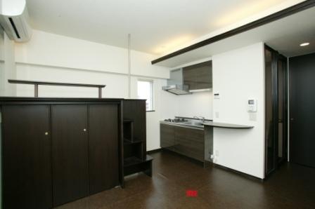 収納　ベットの下はたっぷり入る収納スペース！！