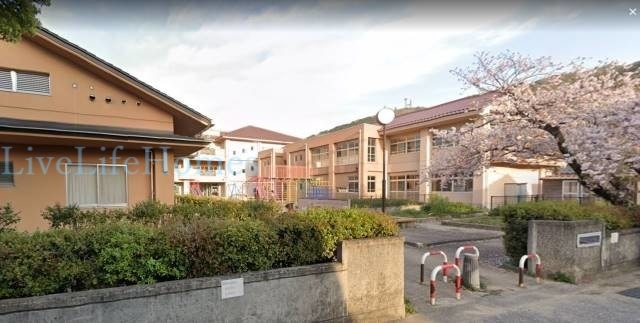 【エクセレントメゾンアミューゼの小学校】