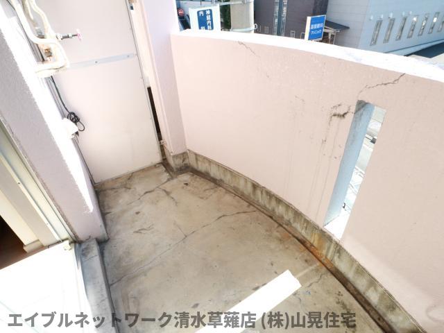 【静岡市駿河区聖一色のマンションのバルコニー】