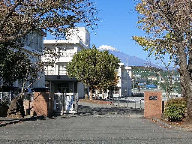 【シャインヒルズＫの小学校】